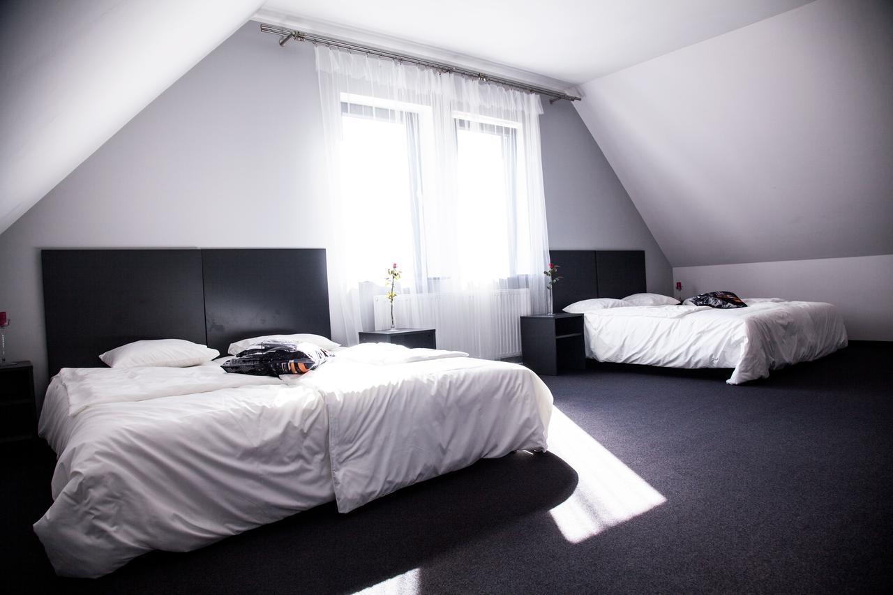 Essenza Party Center Bed & Breakfast Swidnica  Exterior photo